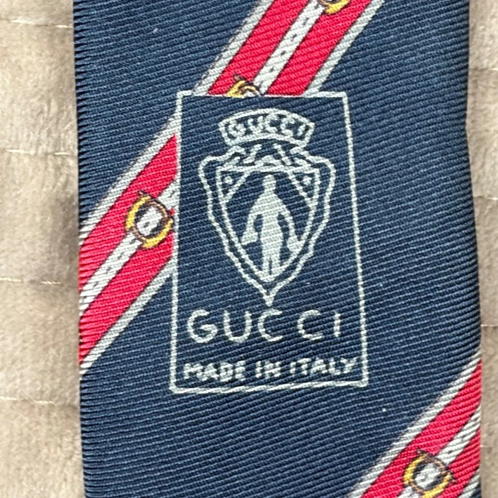 Gucci Mens Silk Tie Navy Blue‎ Red White Striped Equestrian Buckle Made in Italy